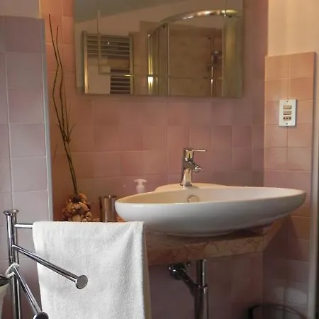 Cipriani Bed & Breakfast *